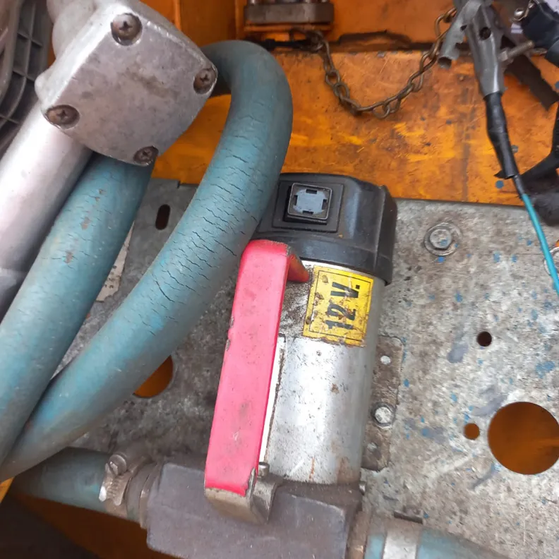 Western Global (S10ART) Site Tow Diesel Box Cube C/w 12v Pump (950 Ltr) 2014